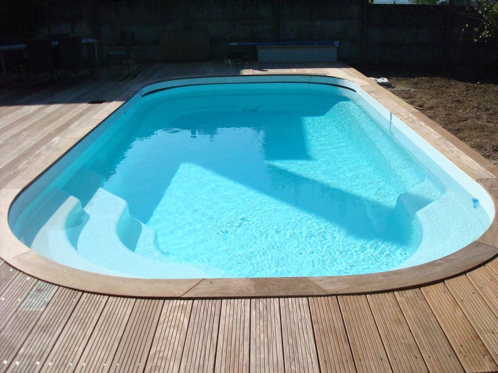 Hivaoa Multidepth Bottom Swimming Pool 8.4M X 3.8M X 1.16M - 1.79M