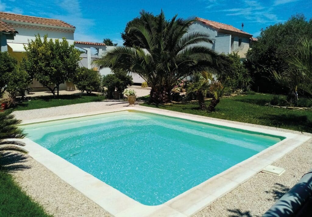 oxilia pool